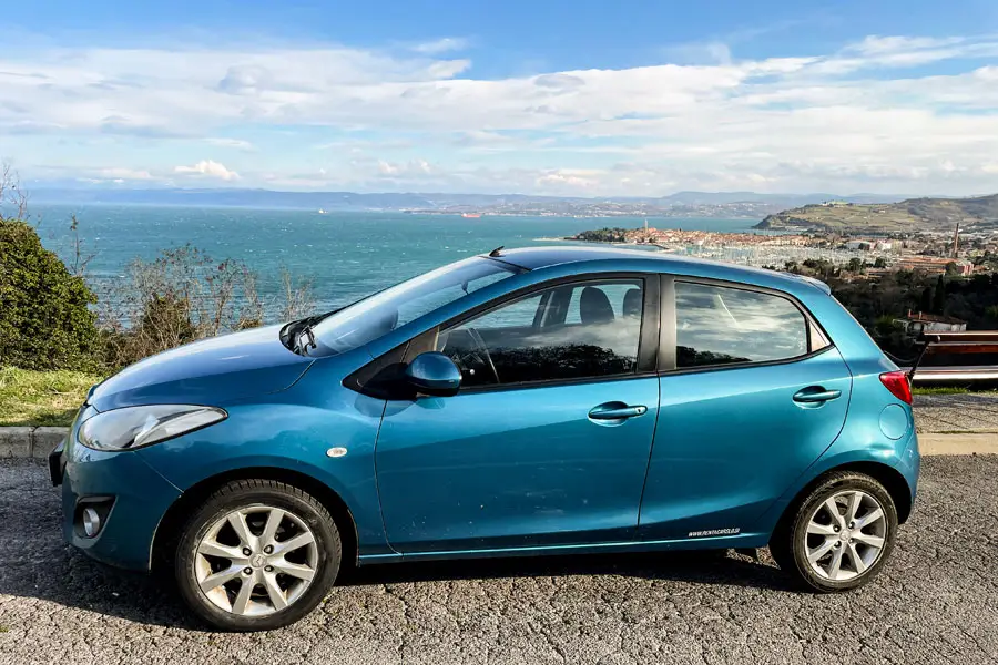 Rent Mazda 2 7 in Slovenia from € /day Mazda-2-Profile