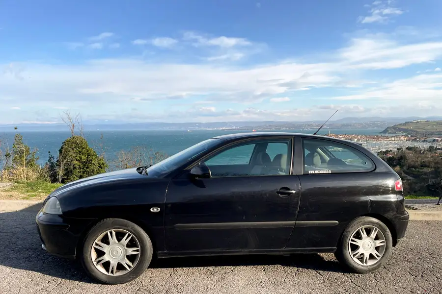Rent Seat Ibiza 8 in Slovenia from € /day Seat-Ibiza-Profile