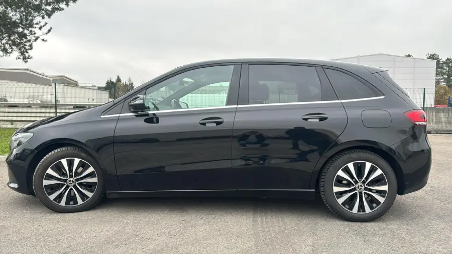 Rent Mercedes Benz B 12 in Slovenia from € /day Mersedes-Benz-B-Profile
