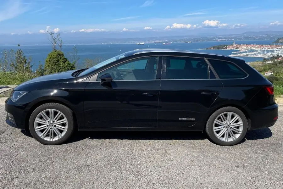Rent Seat Leon Black 9 in Slovenia from € /day Seat Leon B