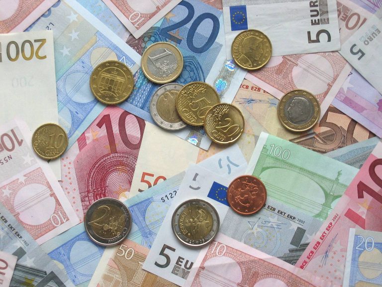 Rent Fuel in Slovenia: how to save money 7 in Slovenia from € /day Валюта Словении -евро