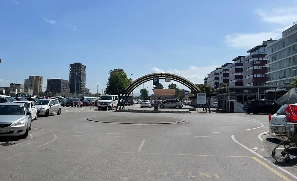 parking Ljubljana central station
